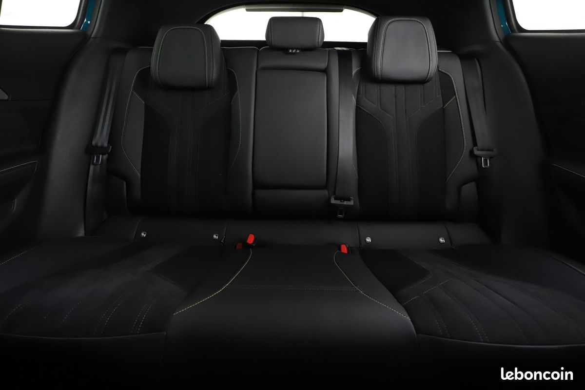 Peugeot 408 1.6 PHEV First Edition e-EAT8 225 ch (image 9)