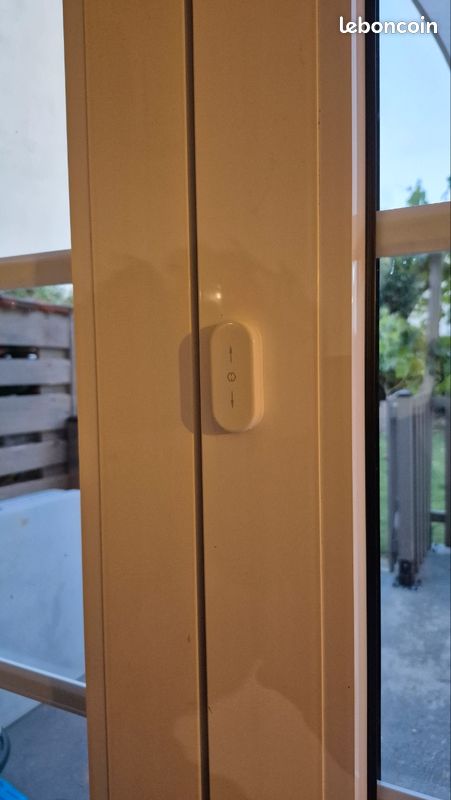 Obturateur de poignée de fenêtre (image 1)