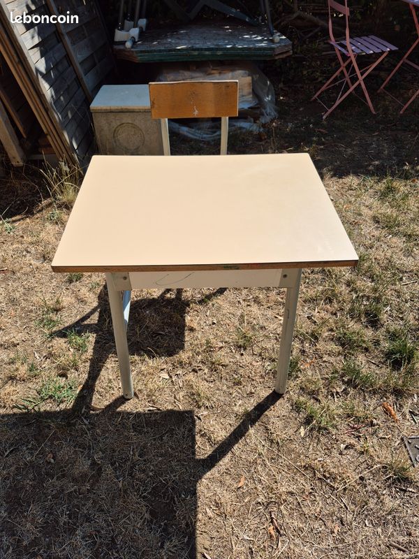 Bureau écolier maternelle (image 1)
