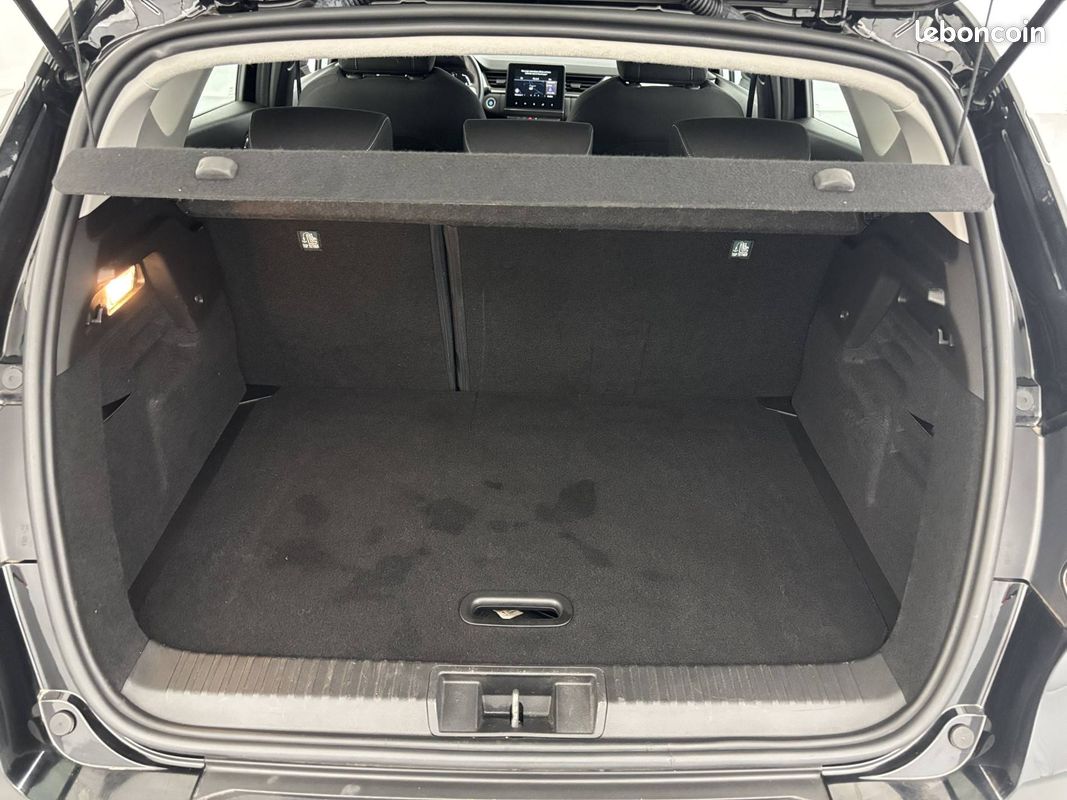 RENAULT Captur E-Tech 145 - 21 Business (image 18)