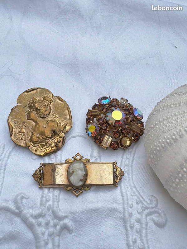 Broche Camée - Élégance et Originalité en Bijoux