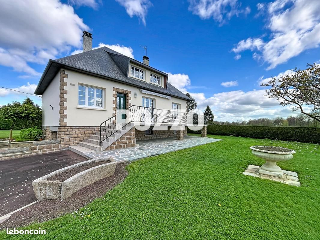 Maison 8 pièces 167 m² · à Mortain-Bocage · 167 m² · 298 000 €