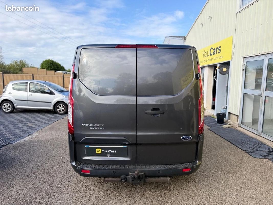 Ford Transit Custom Vu FOURGON 280 2.0 ECOBLUE 130 cv CAMERA DE RECUL - ATTELAGE - CLIMATISATION (image 4)