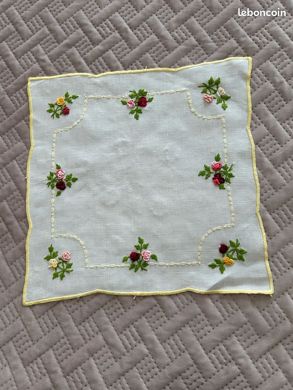 Napperon brodé coton ancien | Kaufen auf