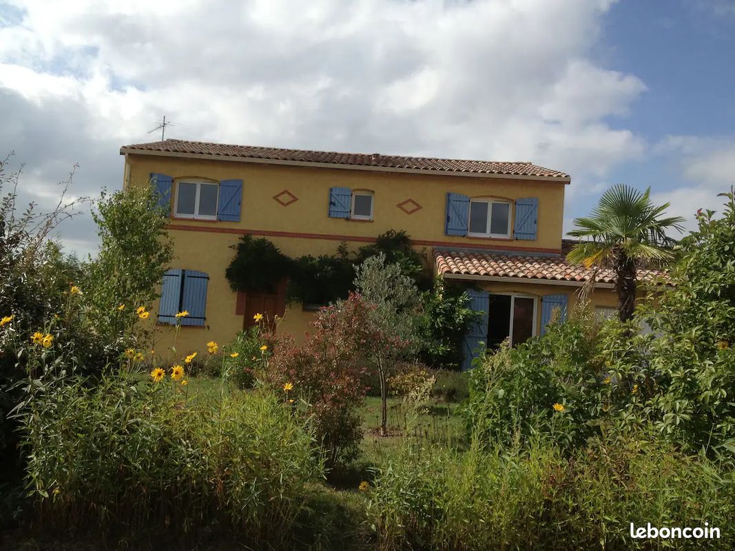 Maison 7 pièces 234 m² · à Bazus · 234 m² · 450 000 €