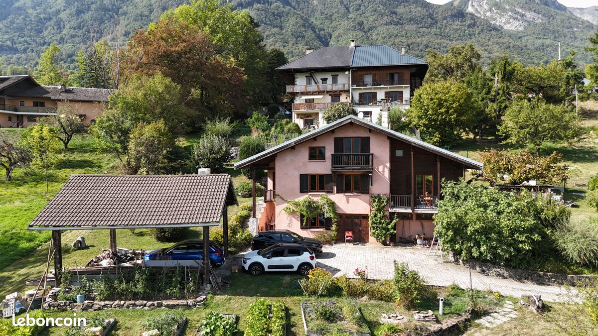 Maison 6 pièces 184 m² · à Mercury · 184 m² · 490 000 €