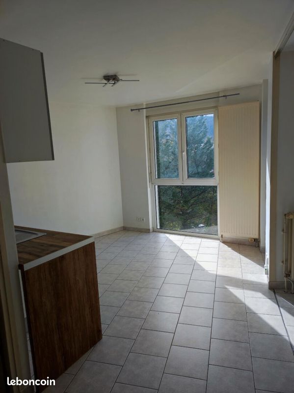 Appartement a louer oyonnax - 1 pièce(s) - 28 m2 - Surfyn