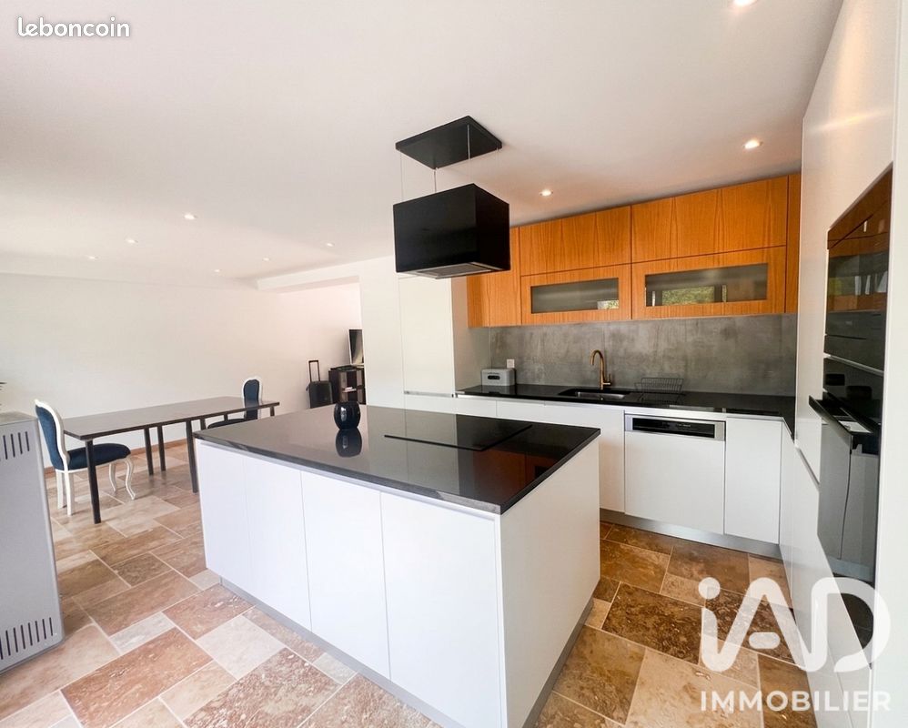 Maison 5 pièces 160 m² · à Valserhône · 160 m² · 2 320 €