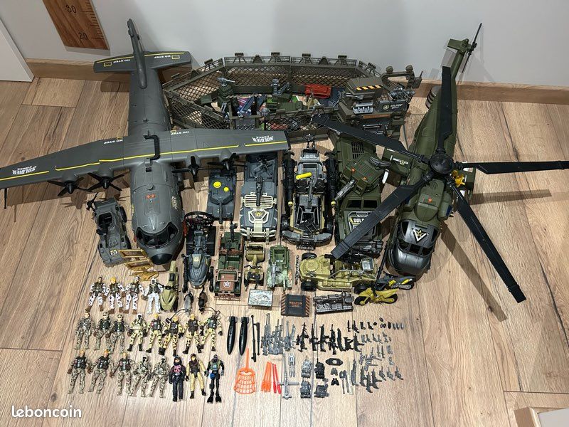 Jouet - Coffret militaire - Hélicoptère - 2 figurines - Camion et Jouet - Coffret militaire - Hélicoptère - 2 figurines - Camion et