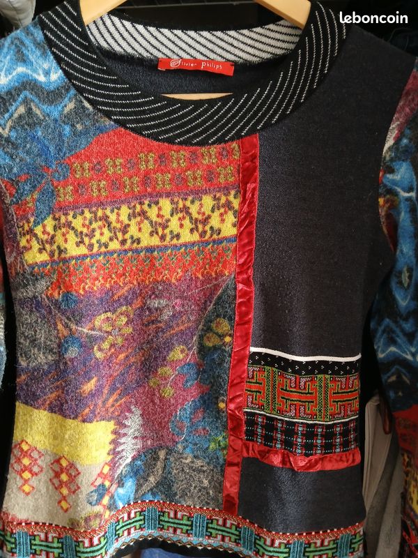 Pull coloré de marque (image 1)