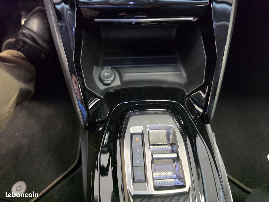 PEUGEOT 2008 PureTech 130 S&S EAT8 Roadtrip (image 20)