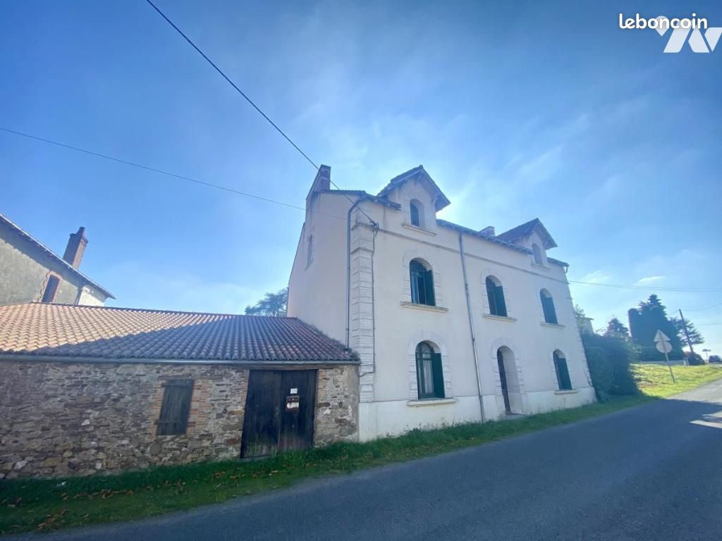Maison 10 pièces 280 m² · à Vallet · 280 m² · 249 110 €