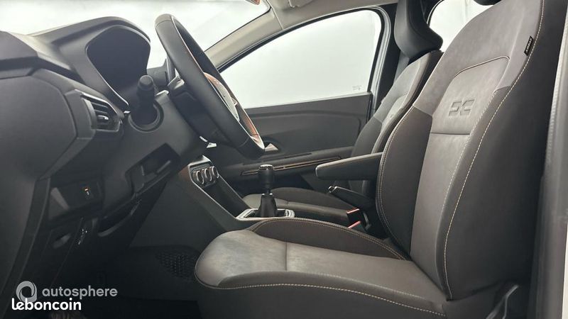 Dacia Sandero 1.0 TCe 110ch Stepway Extreme -24 (image 12)