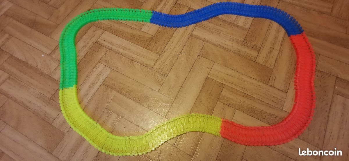 Circuit lumineux dans le noir (200 pièces) (image 2)