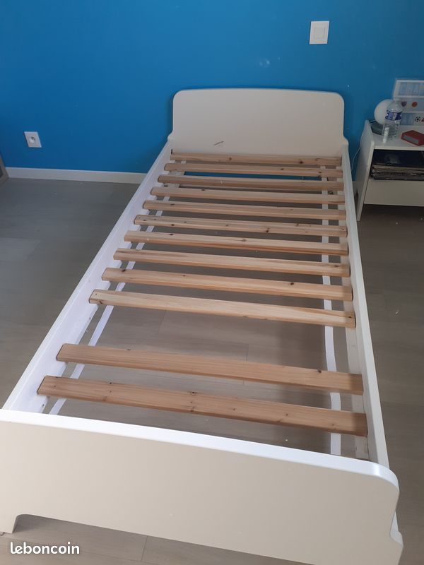 Lit enfant 90*190 blanc en bois avec table chevet (image 1)