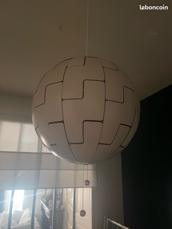 Suspension IKEA (image 1)