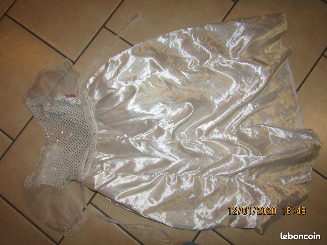 Deguisement robe de mariee 7-9ans (image 1)