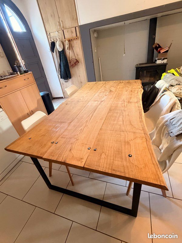 Table (image 1)