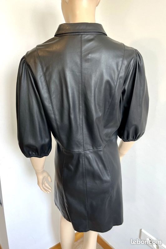 Robe T46 chemise simili cuir noir manche bouffante longue