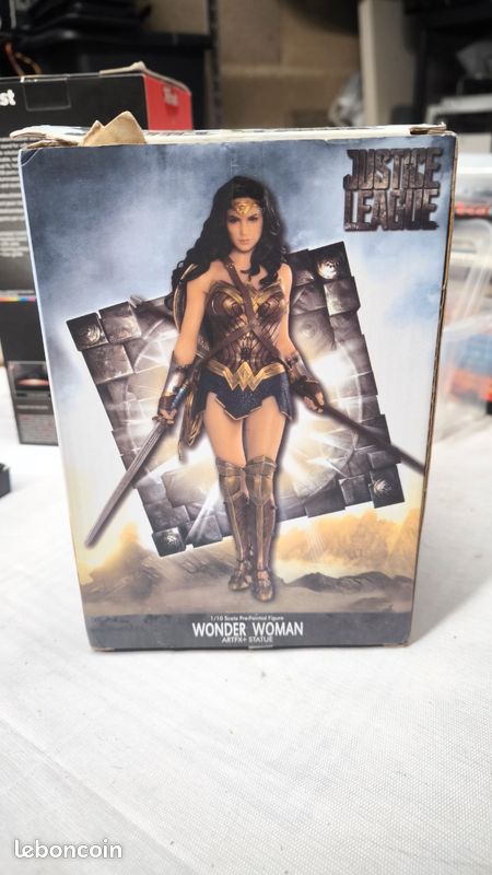 Figurine Kotobukiya Wonder Woman 1/10 Justice League - Occasion, Boîte Abîmée