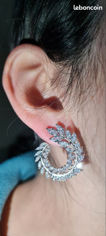 Boucles d'oreilles en cristaux neuves (image 4)