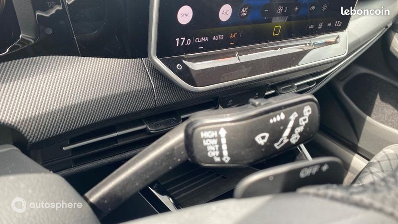 Volkswagen Golf 1.5 eTSI EVO2 150ch R-Line Edition DSG7 (image 24)