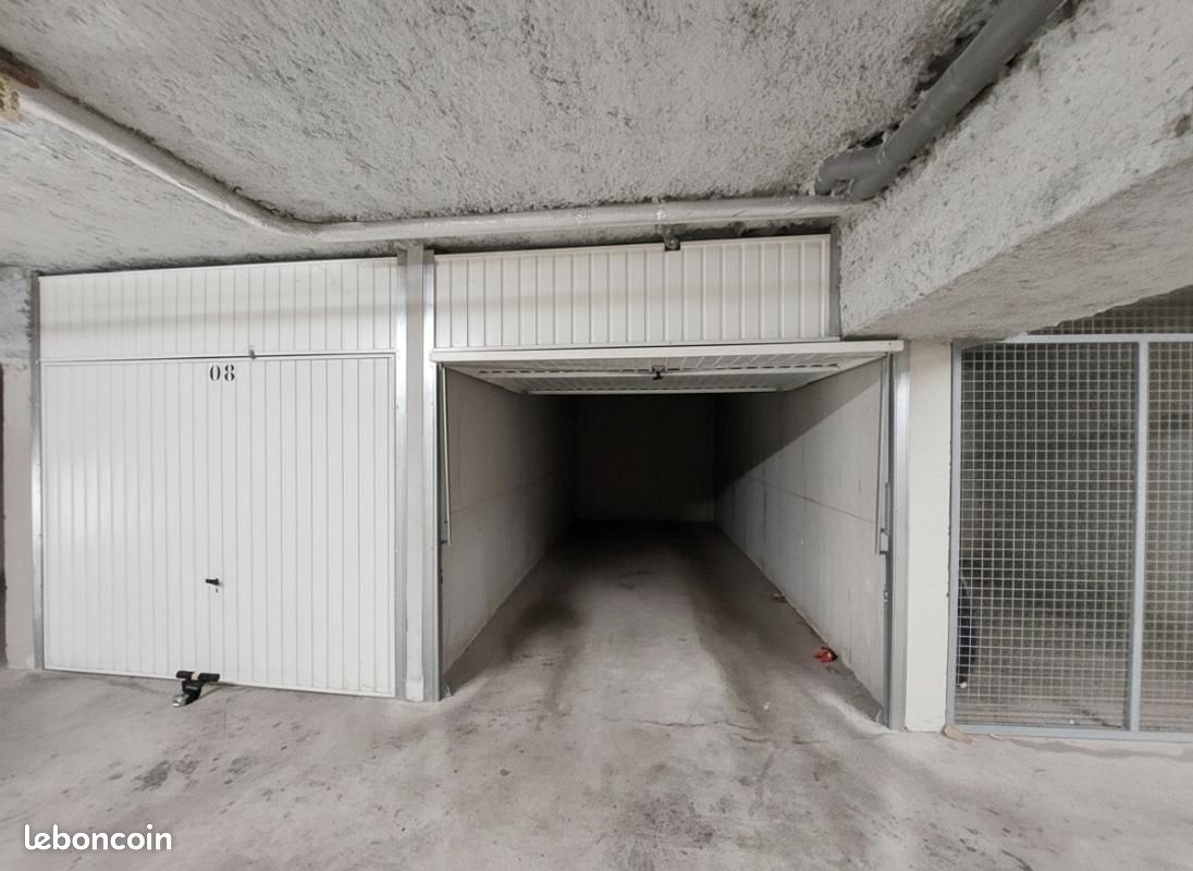 Parking 17 m² · à Aix-en-Provence · 17 m² · 33 000 €