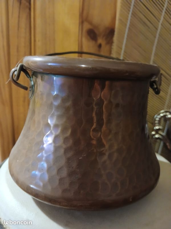 Pot en cuivre (image 1)