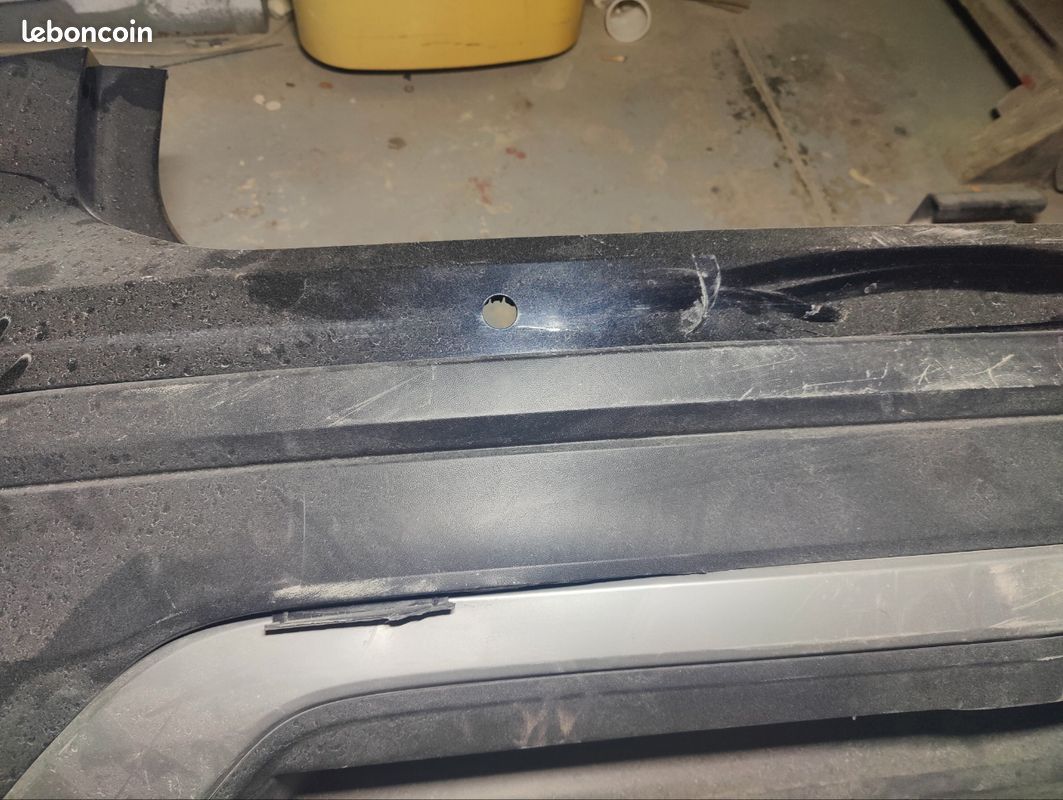 Pare-chocs / pare choc arrière Volkswagen T-cross T cross complet avec radars origine référence 2GM807421 / 2GM807425 année 2022 (image 2)