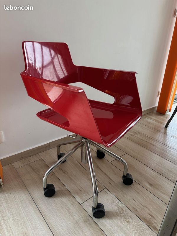 Fauteuil Arrmet B32 de Robby & Francesca Cantarutti (image 1)