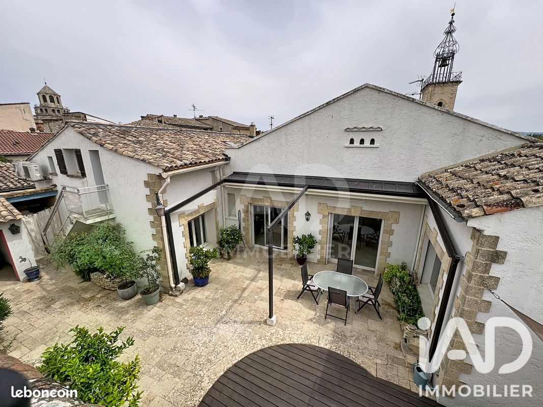 Maison 7 pièces 210 m² · à Le Thor · 210 m² · 435 000 €