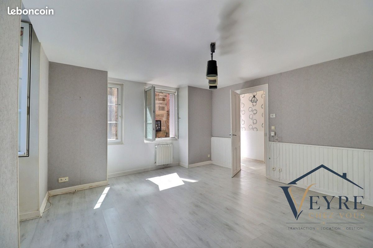 Appartement 2 pièces 63 m² · à Vic-le-Comte · 63 m² · 475 €
