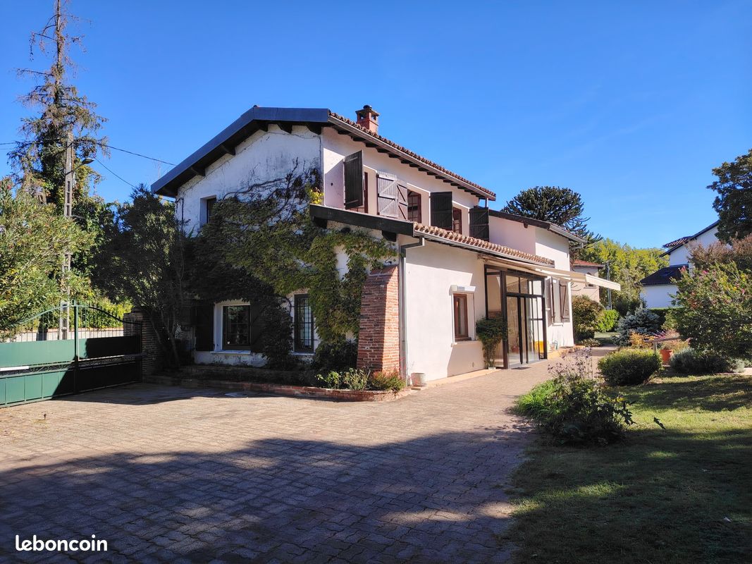 Maison 9 pièces 155 m² · à Reyniès · 155 m² · 315 000 €