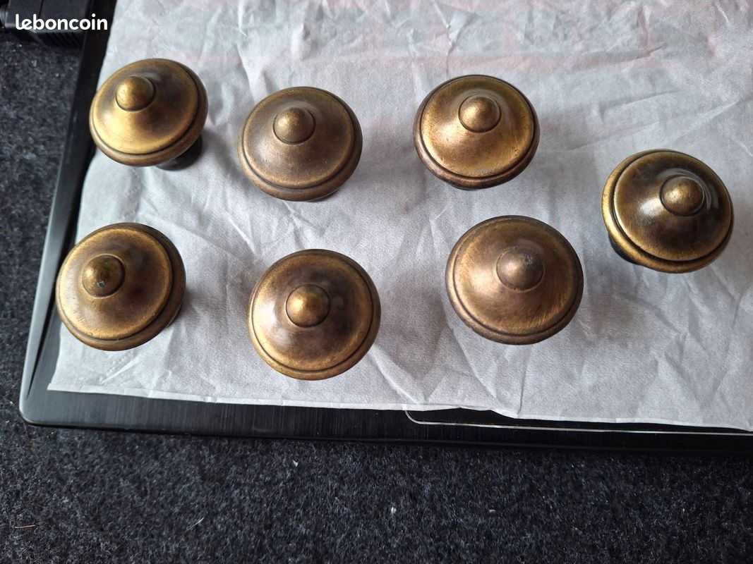 Lot de 7 boutons rustiques laiton mat 30mm (image 1)