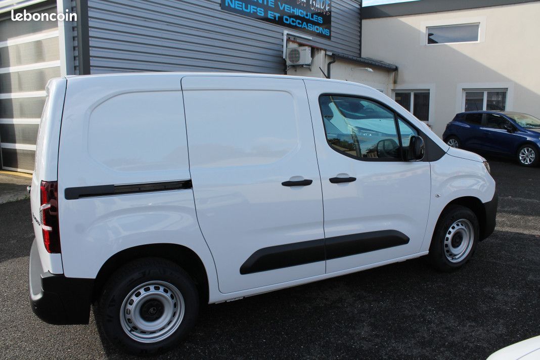 Citroën Berlingo III (2) Van Taille M 650KG Blue-HDI 100 S&S , Caméra de recul, Android auto, Cabine extenso sortie le 28/08/2025 , 10 Kilomètres - 17 000 hors taxe (image 9)
