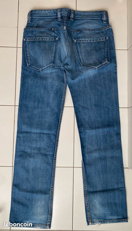 BEAU JEANS ACTUEL MARQUE  DIESEL  BLEU INDIGO USED TAILLE 14 ANS