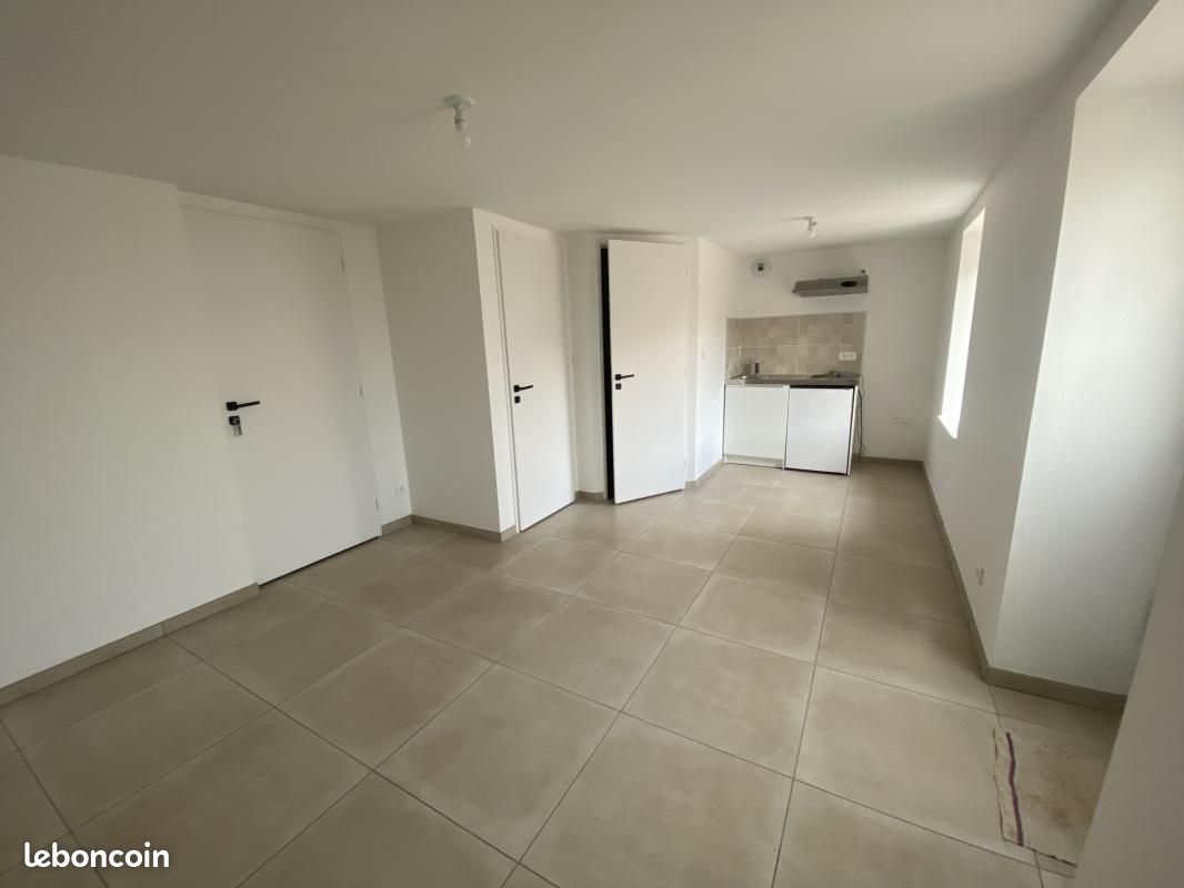Appartement 1 pièce 30 m² · à Le Creusot · 30 m² · 350 €