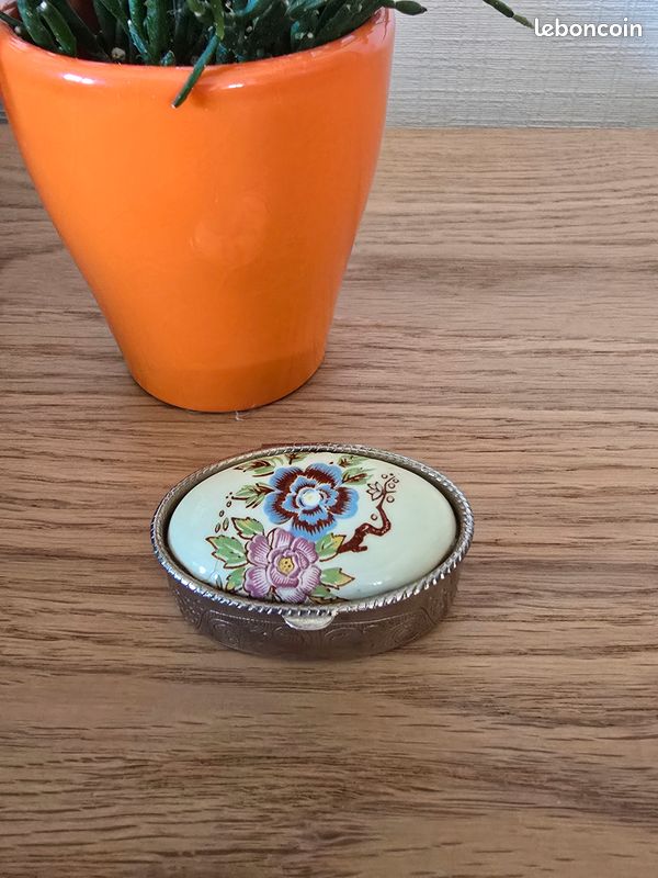Petite boîte pilulier porcelaine - Collection
