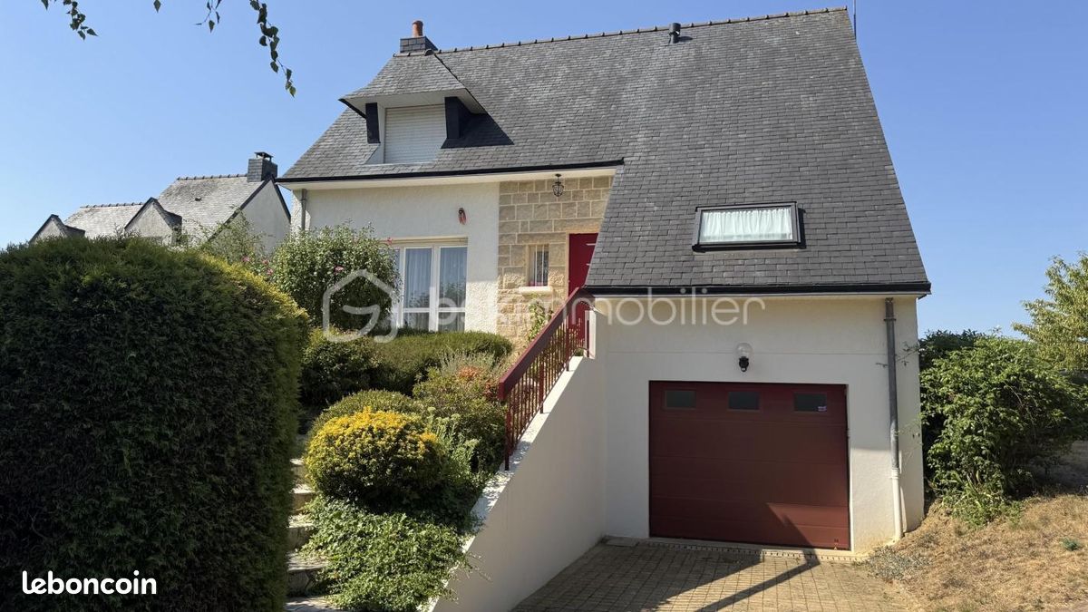 Maison 5 pièces 114 m² · à Chartres-de-Bretagne · 114 m² · 330 000 €