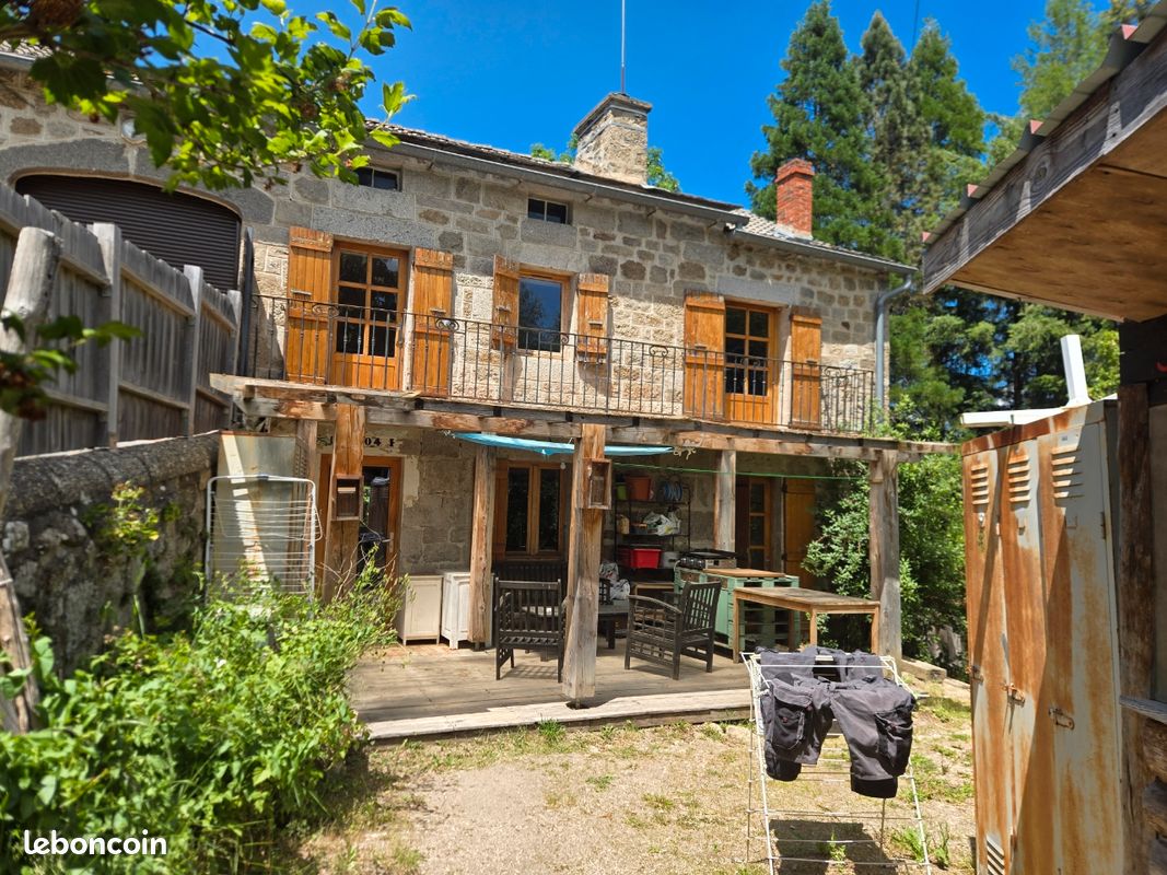 Maison 5 pièces 100 m² · à Le Chambon-sur-Lignon · 100 m² · 200 000 €