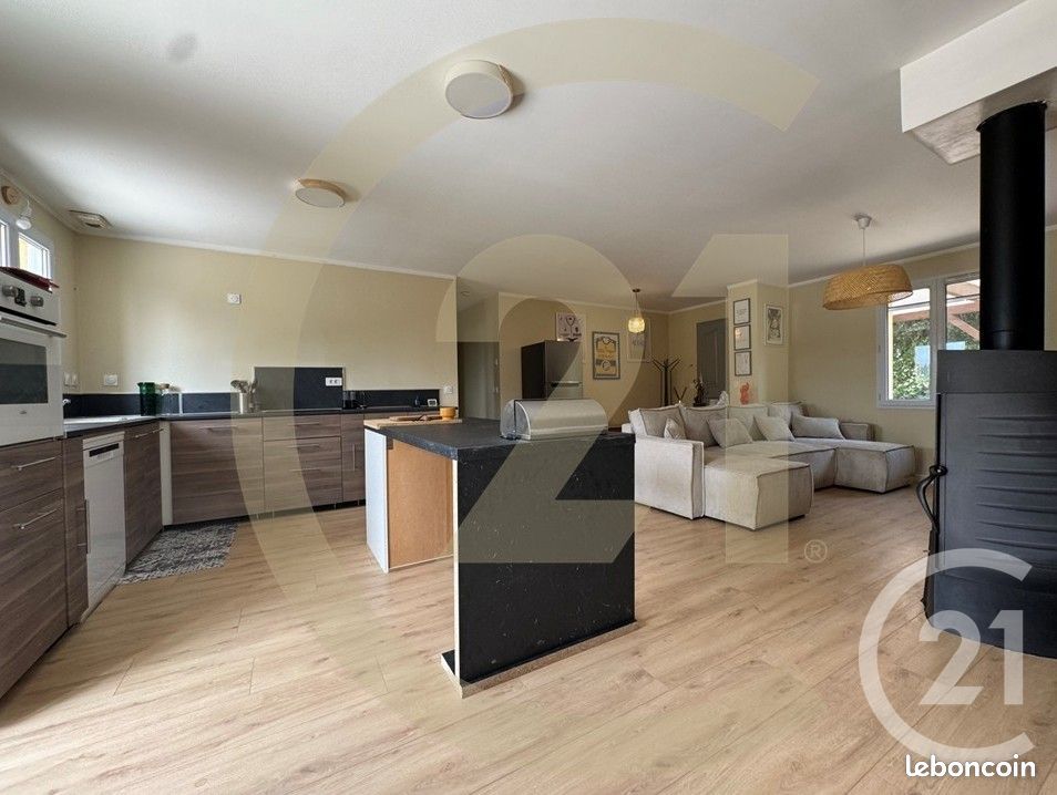 Maison 5 pièce(s) 115 m²à louer Bourgoin-jallieu