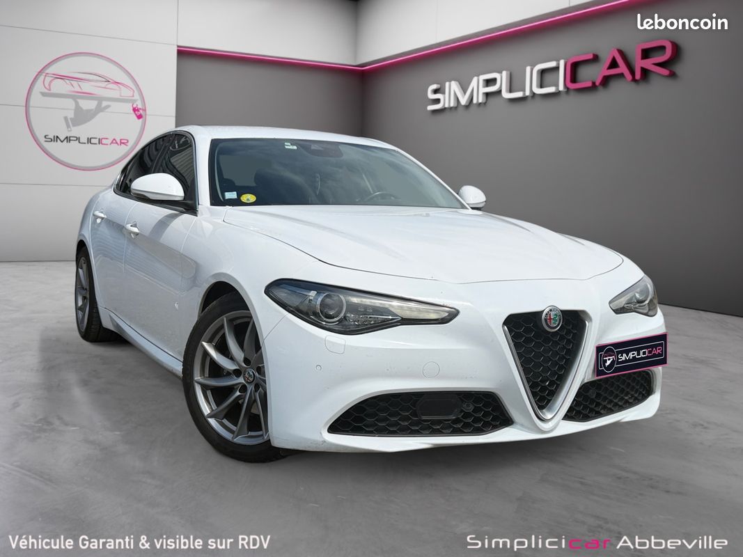 ALFA ROMEO GIULIA 2.2 JTD 180 LUSSO AT 180Ch Garantie 12 mois (image 1)