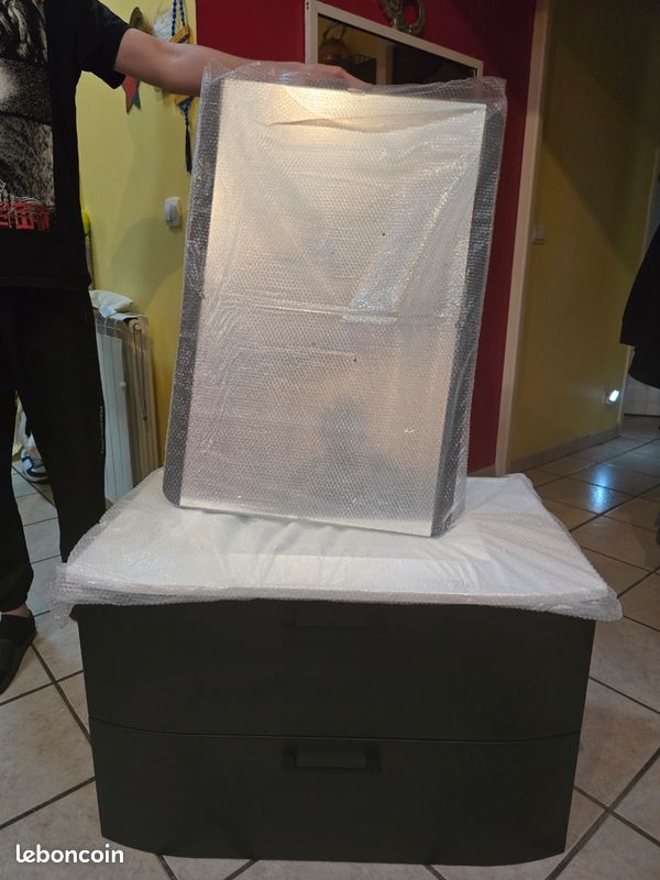 Meuble de salle bain avec vasque et mirroir (image 1)