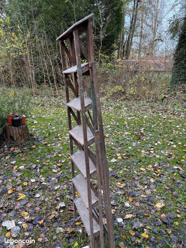 Ancien escabaut de peintre en bois (image 2)