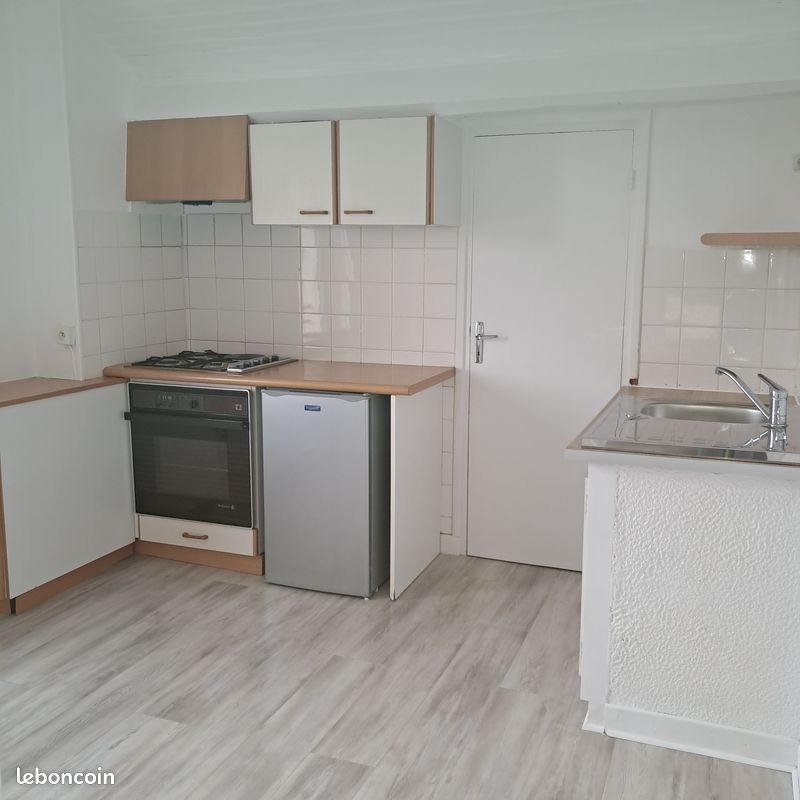 Appartement 2 pièces 49 m² · à Saint-Chély-d'Apcher · 49 m² · 440 €/mois
