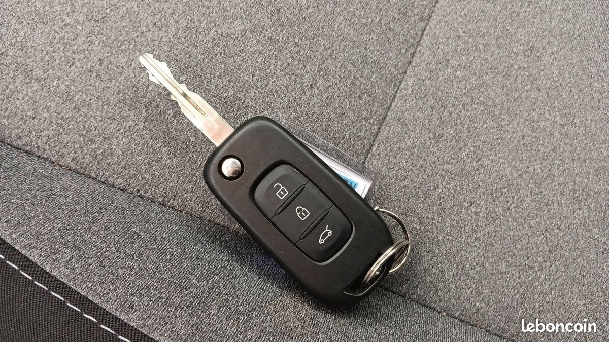 Renault clio e tech full hybrid 145 ch gsr2 (image 9)