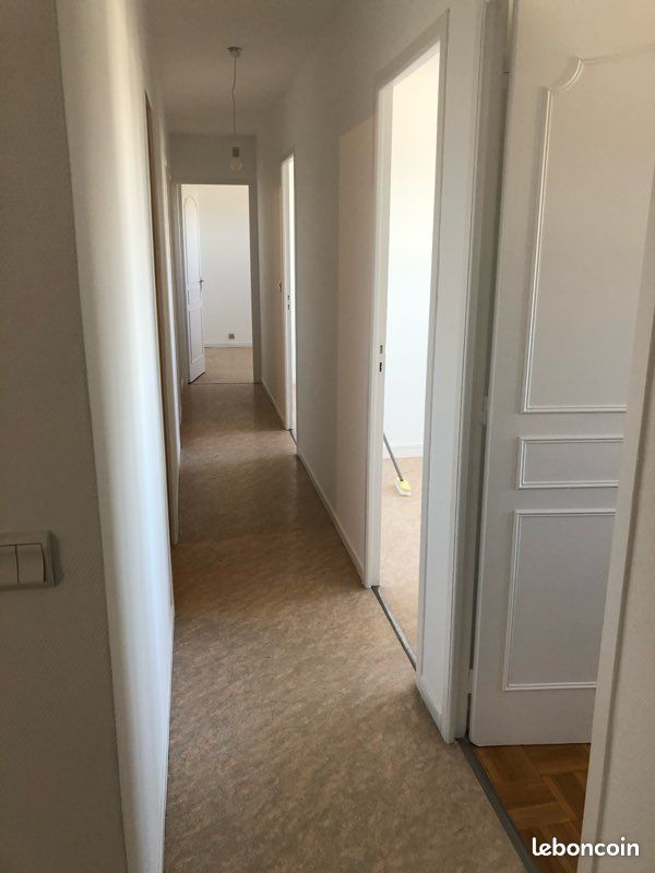 Appartement 5 pièces 105 m² · à Saint-Priest · 105 m² · 550 €/mois