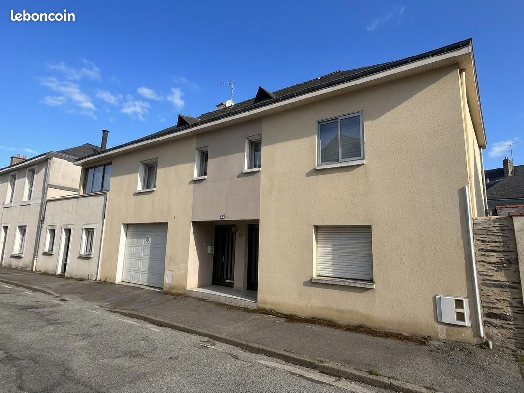 Maison 8 pièces 230 m² · à Segré-en-Anjou Bleu · 230 m² · 273 000 €