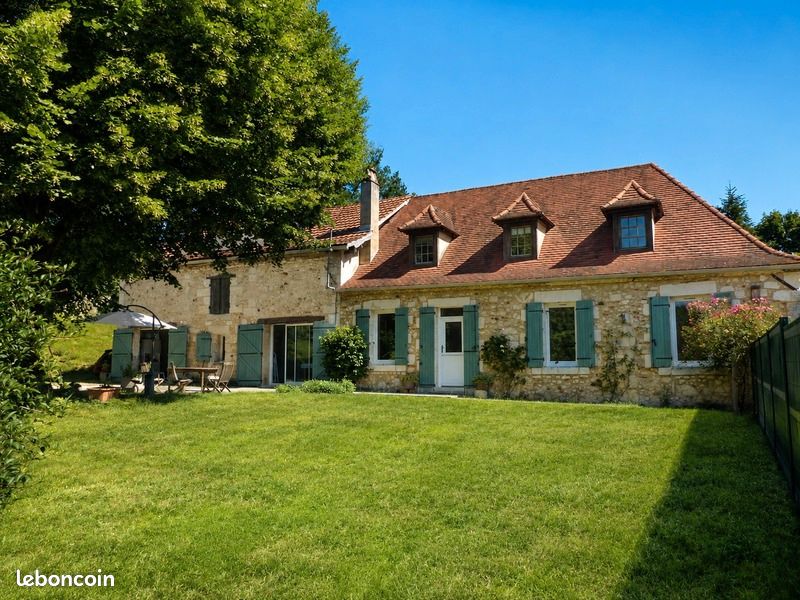 Maison 7 pièces 221 m² · à Eyraud-Crempse-Maurens · 221 m² · 270 000 €