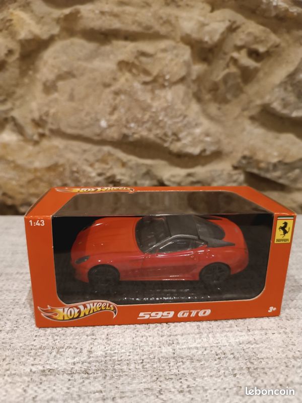 FERRARI 599 XX Rouge - Modèle Réduit HOT WHEELS 1:43 - Avec Boîte Carton - Occasion